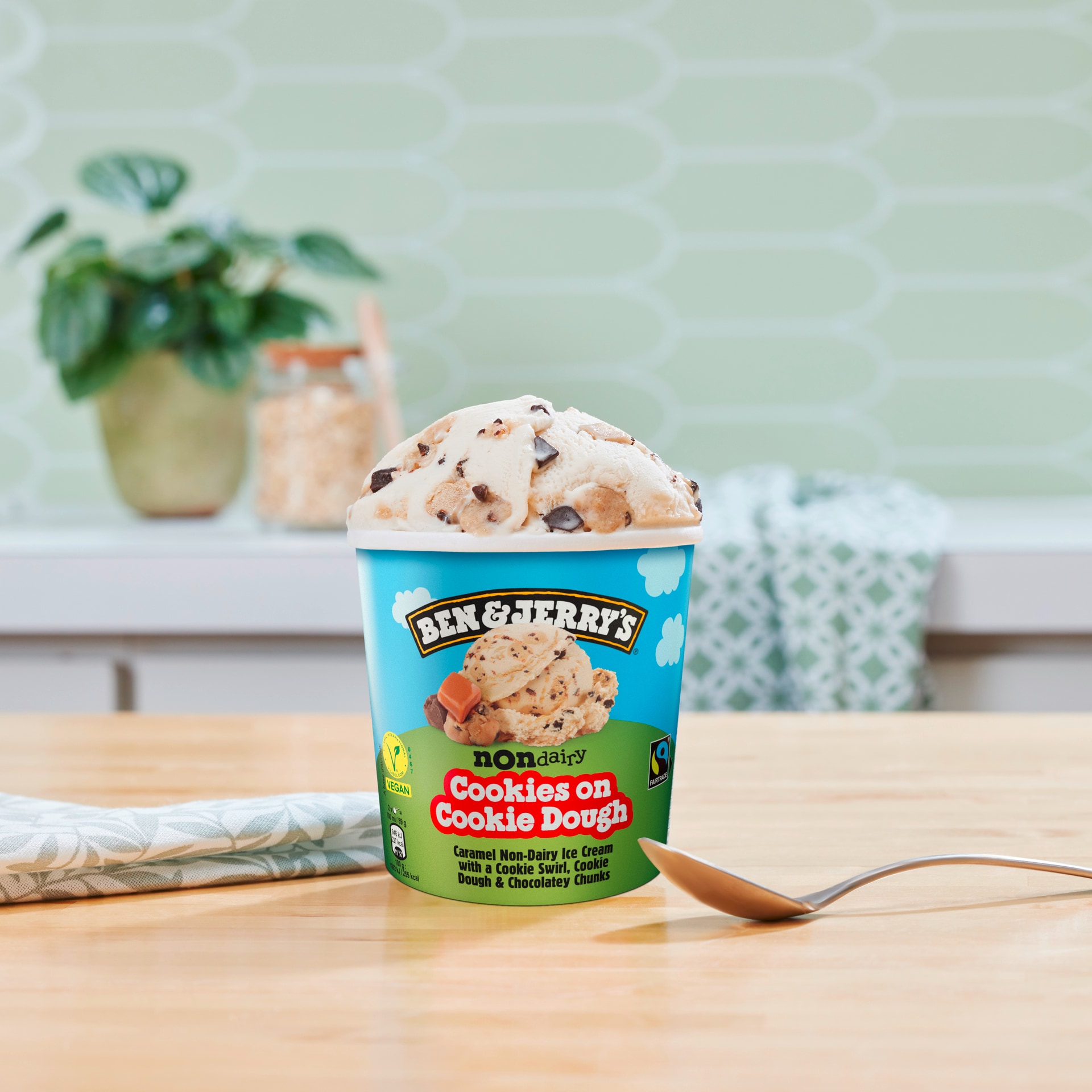 Cookies on Cookie Dough Non-Dairy Oat Pints